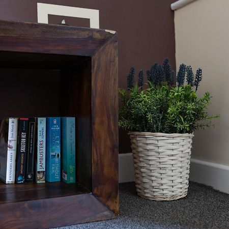 Cosy Anfield Guesthouse - Free Parking Liverpool Esterno foto