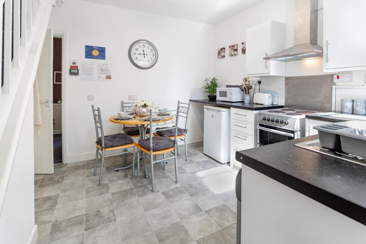 Cosy Anfield Guesthouse - Free Parking Liverpool Esterno foto